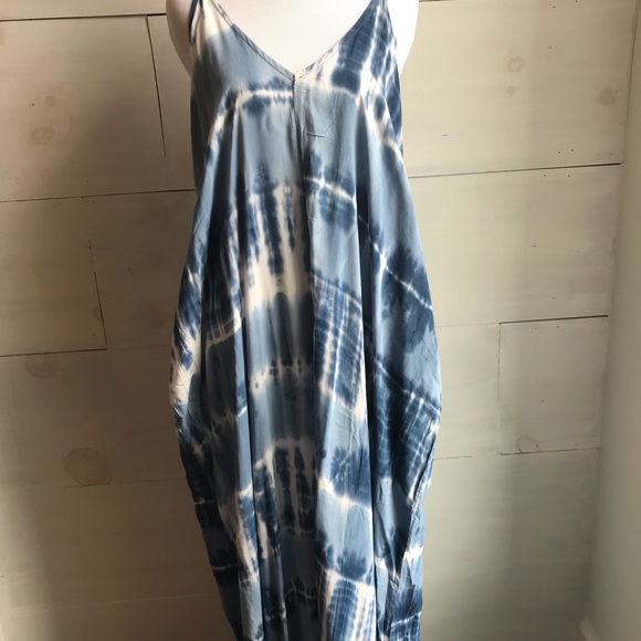 LOVESTITCH MAXI DRESS - Picture 5 of 5